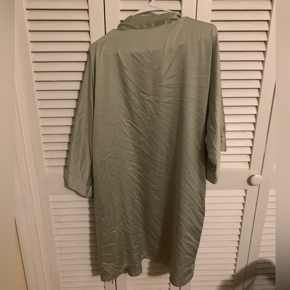 Polyester Robe - Picture 3 of 3